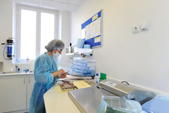 Salle de stérilisation (réservée à la chirurgie) Arbre de vie Grenoble